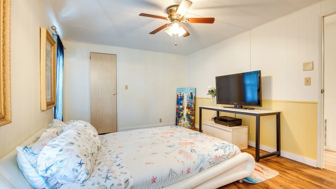 Photo of Bedroom in South Waterfront Park