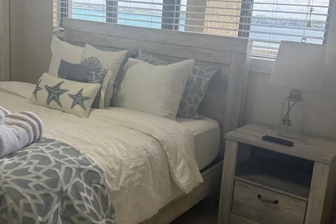 Photo of Bedroom in Feather Sound