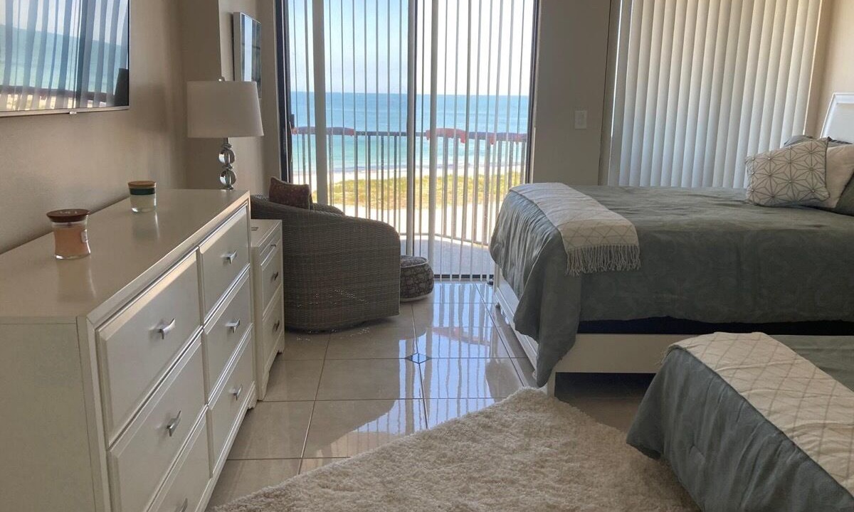 Photo of Bedroom in Feather Sound