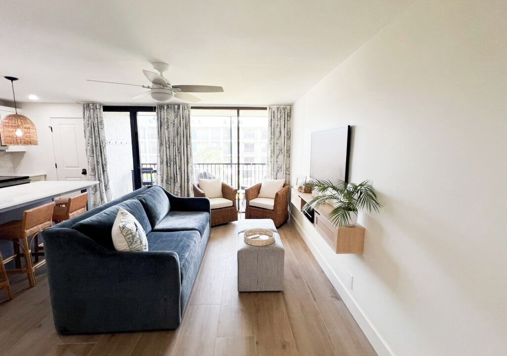 Photo of Livingroom in Beachview Country Club Estates