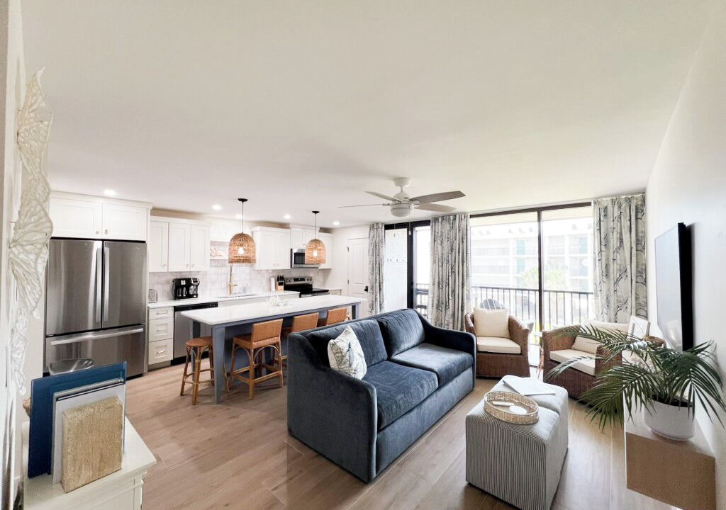 Photo of Livingroom in Beachview Country Club Estates