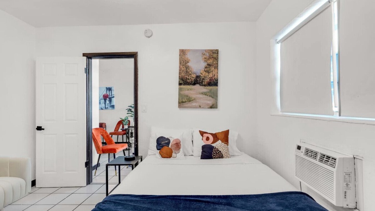 Photo of Bedroom in Dania Beach