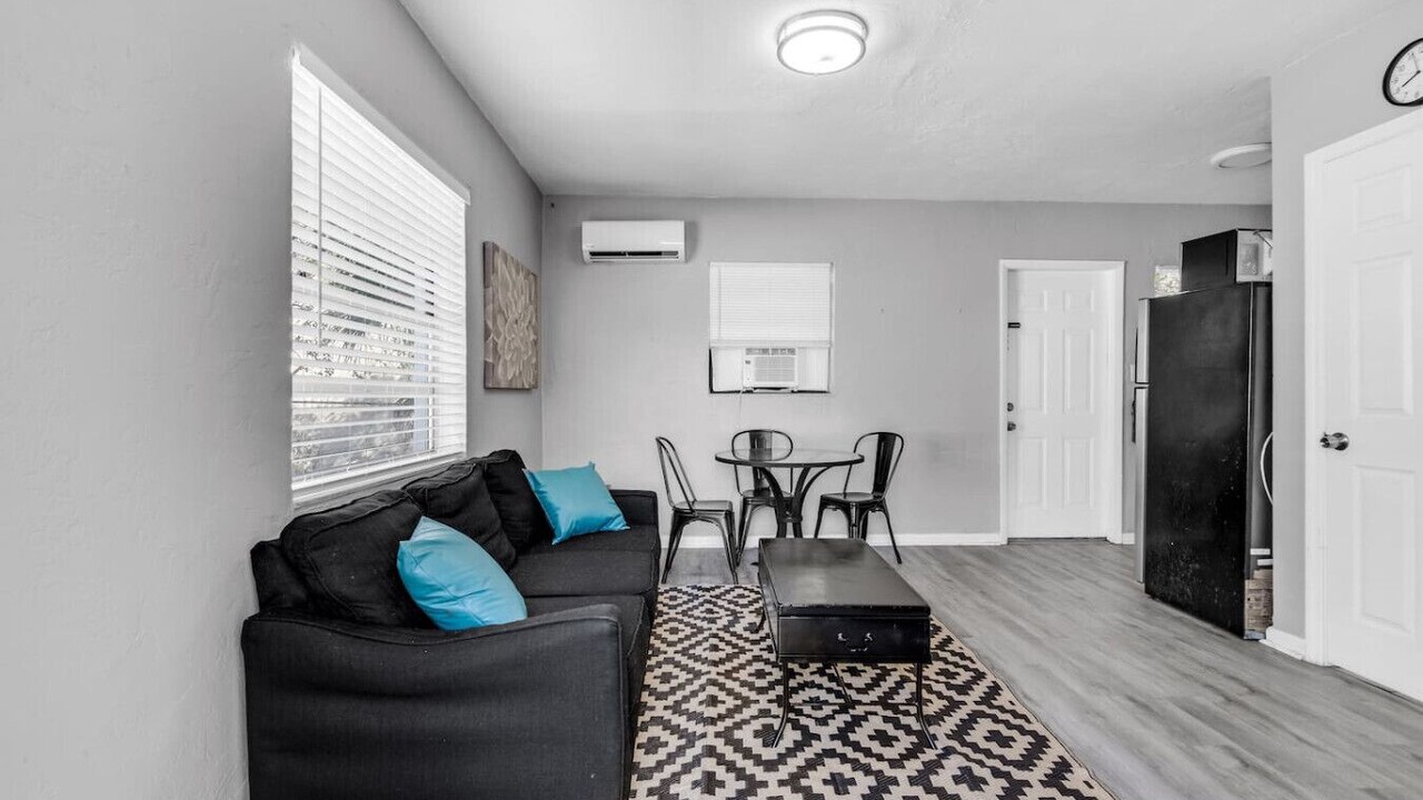 Photo of Livingroom in Dania Beach
