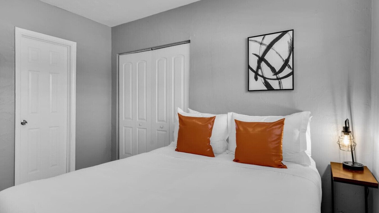 Photo of Bedroom in Dania Beach