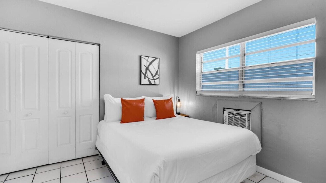 Photo of Bedroom in Dania Beach