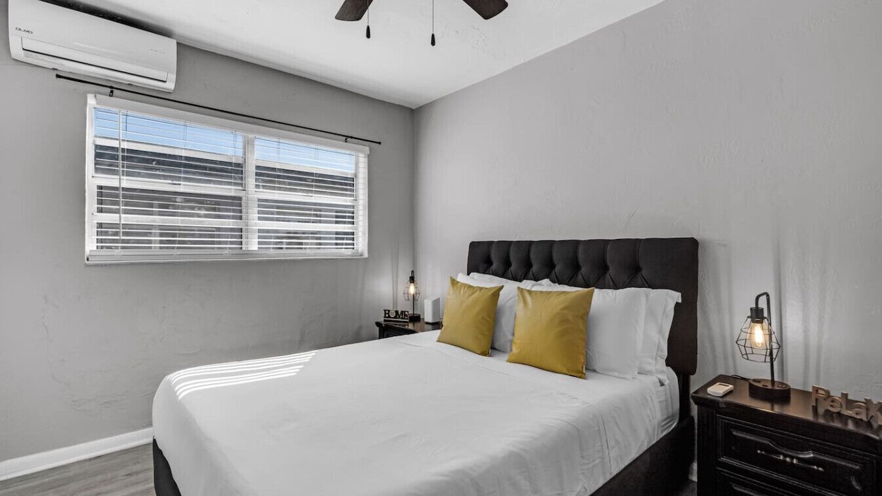 Photo of Bedroom in Dania Beach