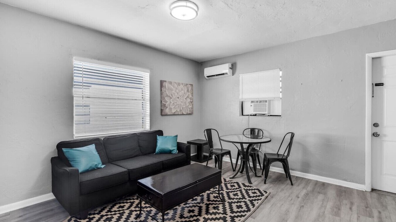 Photo of Livingroom in Dania Beach