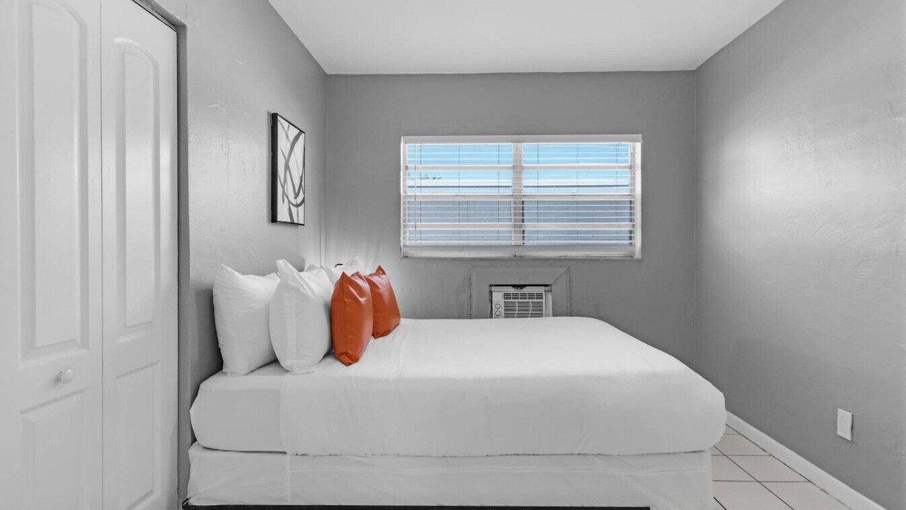 Photo of Bedroom in Dania Beach