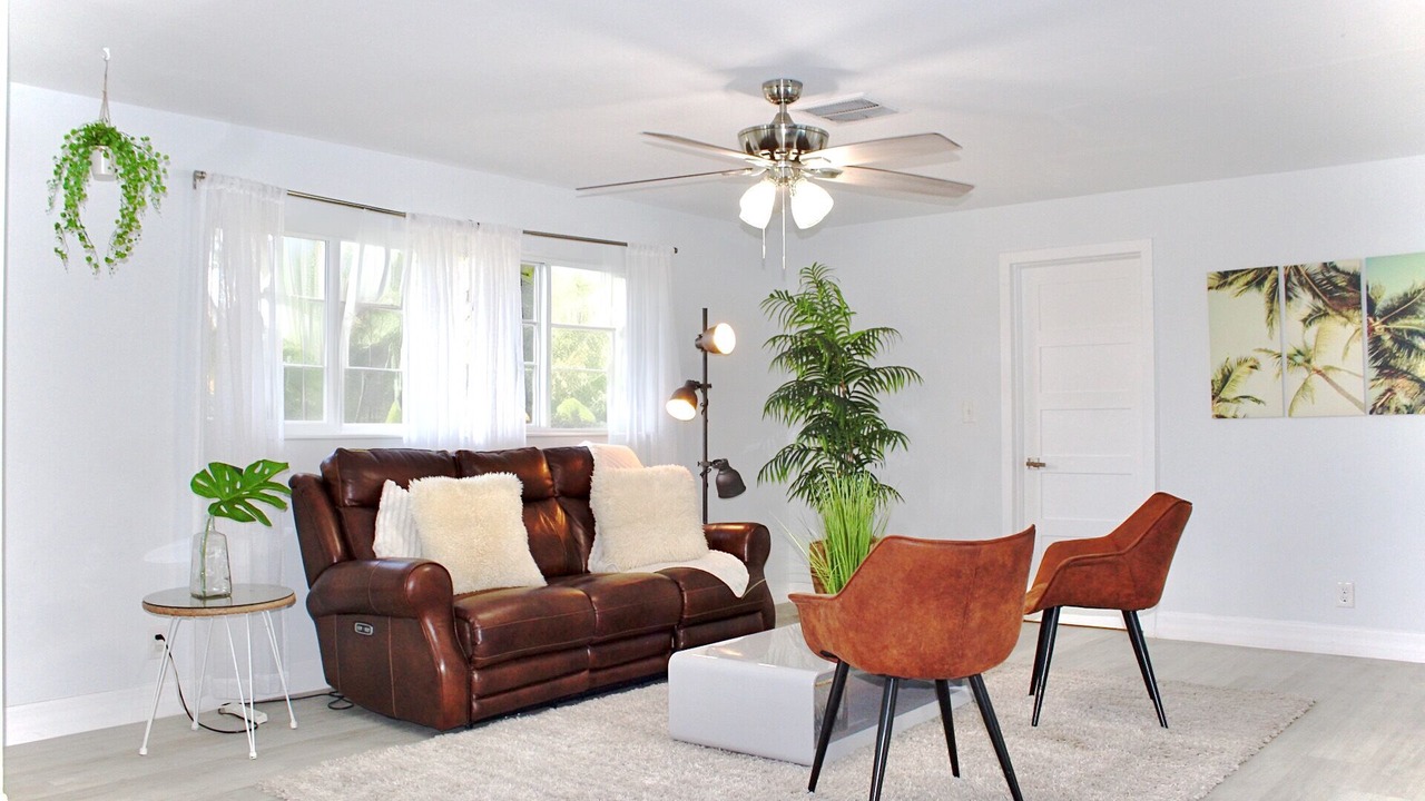 Photo of Livingroom in Lauderdale Isles