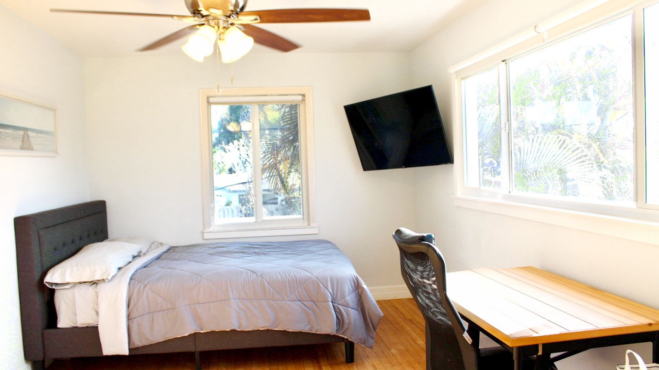 Photo of Bedroom in Lauderdale Isles