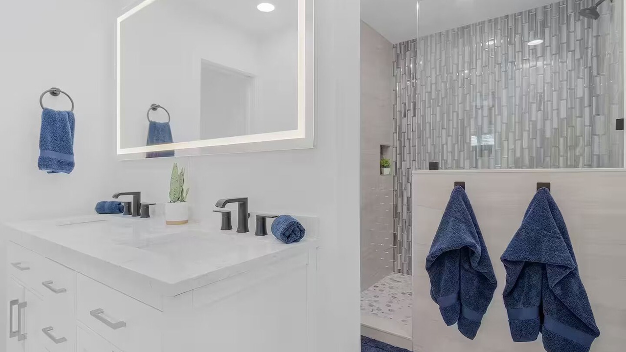 Photo of Bathroom in Yacht Club