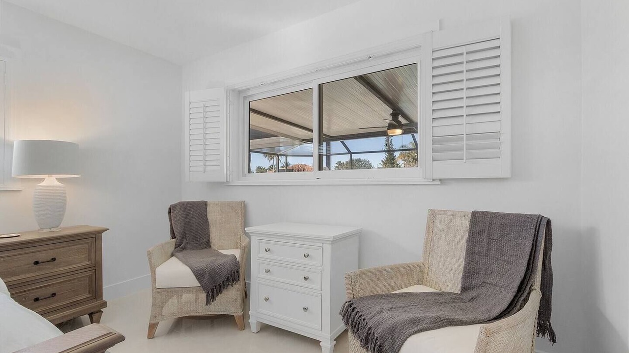 Photo of Bedroom in Yacht Club