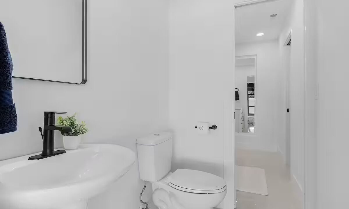 Photo of Bathroom in Yacht Club