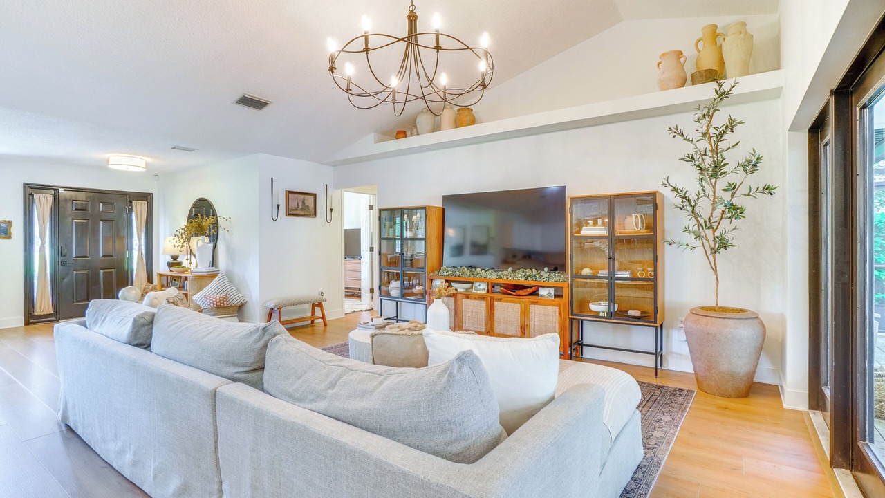 Photo of Livingroom in Mount Plymouth