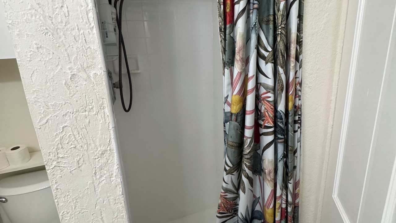 Photo of Bathroom in Flamingo Parks