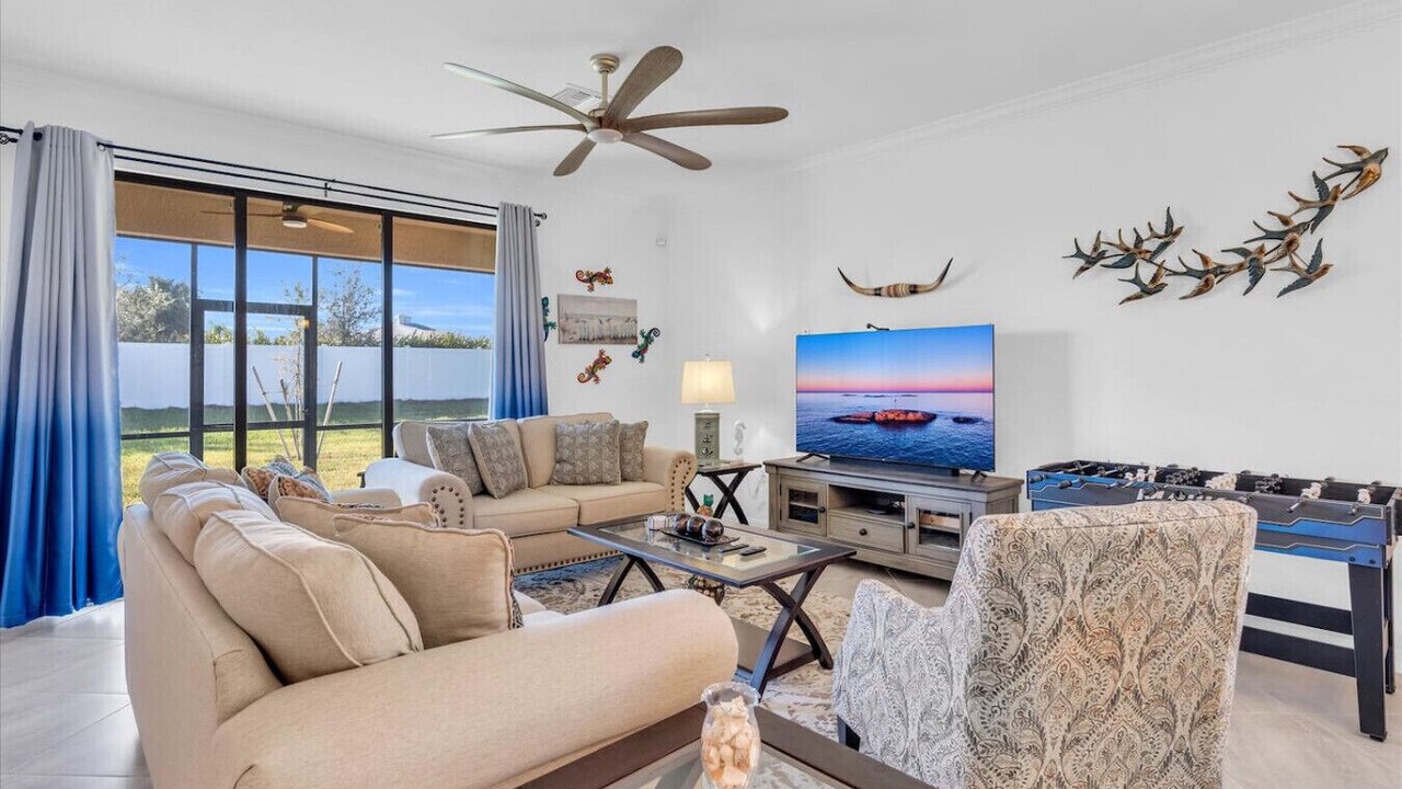 Photo of Livingroom in River Hall