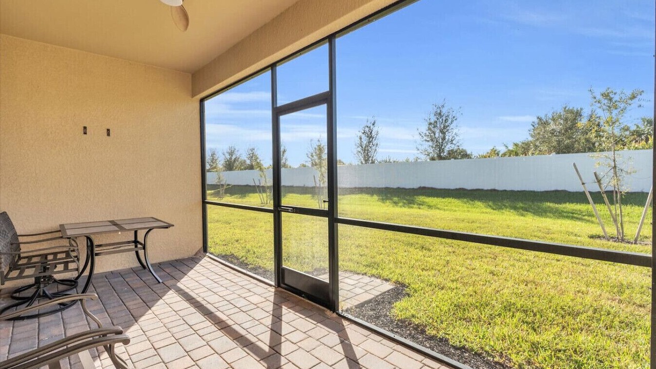 Photo of Patio Balcony in River Hall