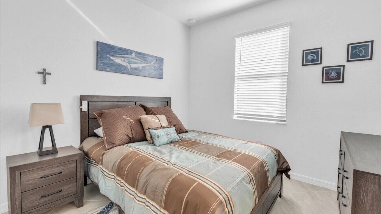 Photo of Bedroom in River Hall