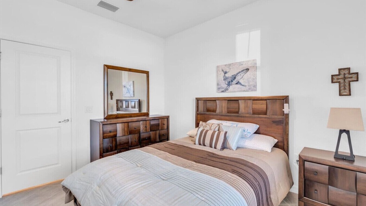 Photo of Bedroom in River Hall