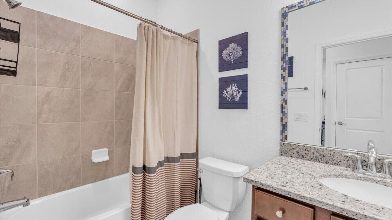 Photo of Bathroom in River Hall