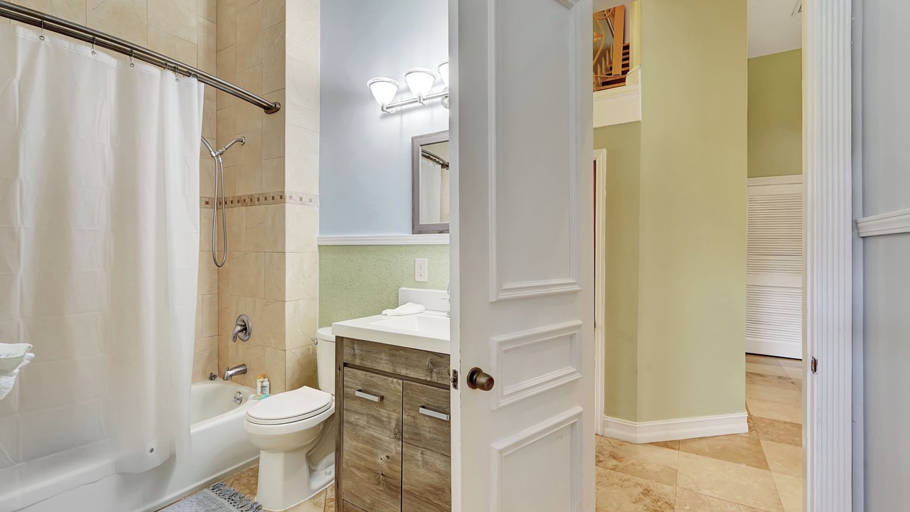 Photo of Bathroom in Hunt Club