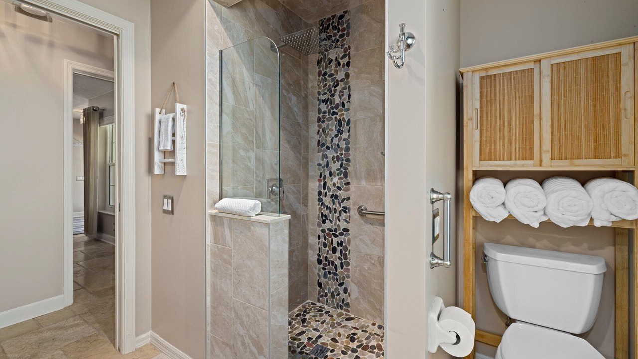 Photo of Bathroom in Plantation