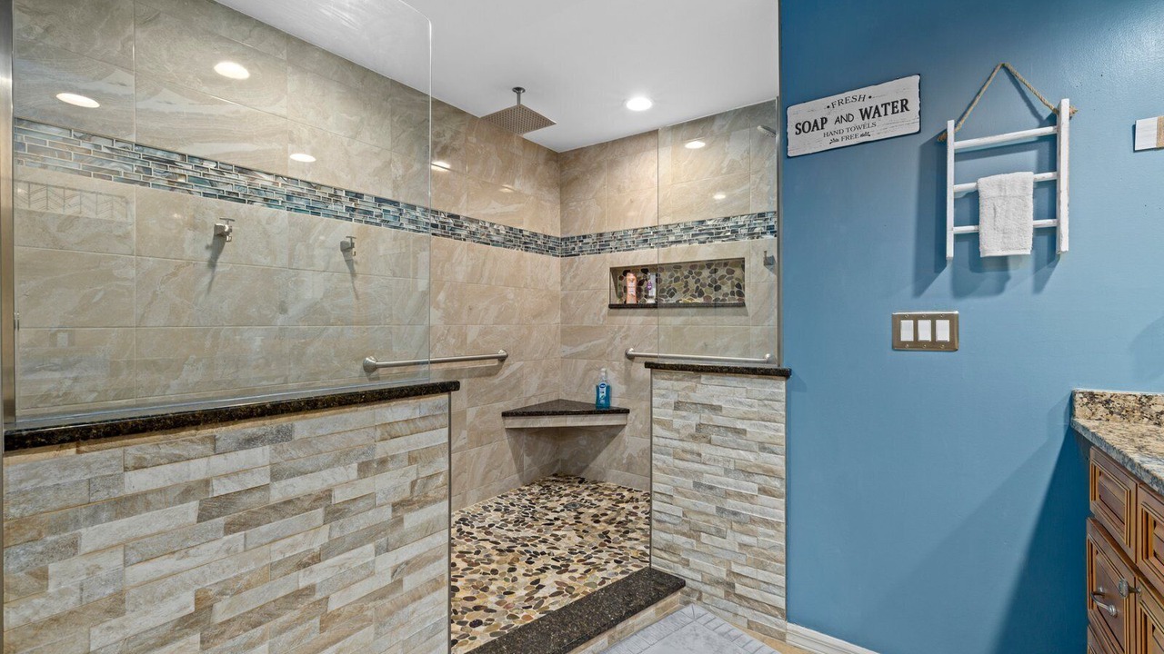 Photo of Bathroom in Plantation