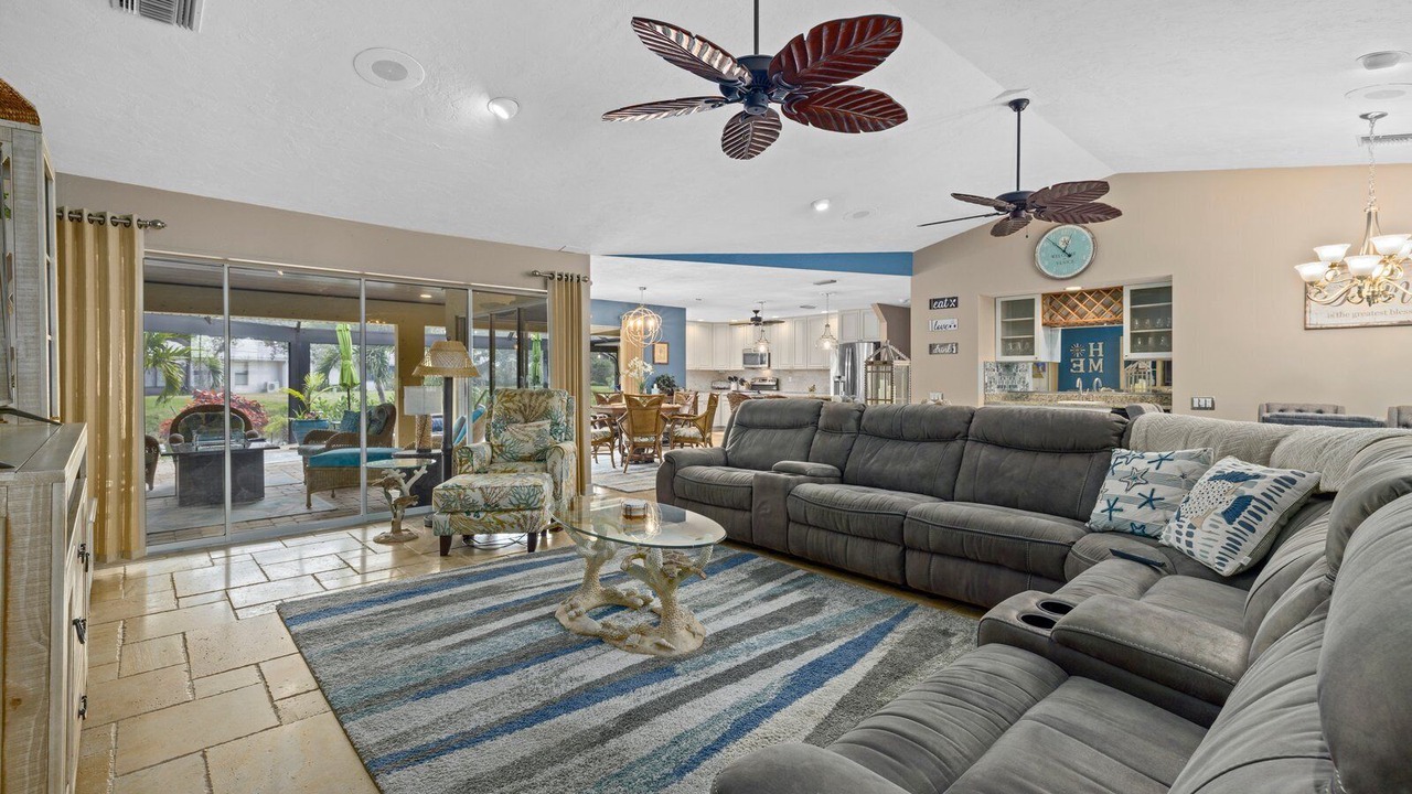 Photo of Livingroom in Plantation