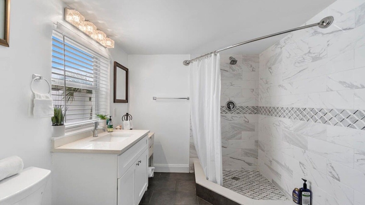 Photo of Bathroom in Dolphin Isles