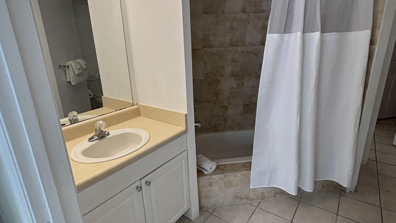 Photo of Bathroom in Beachwalk Isles