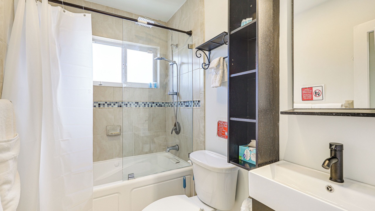 Photo of Bathroom in Nautilus Isle