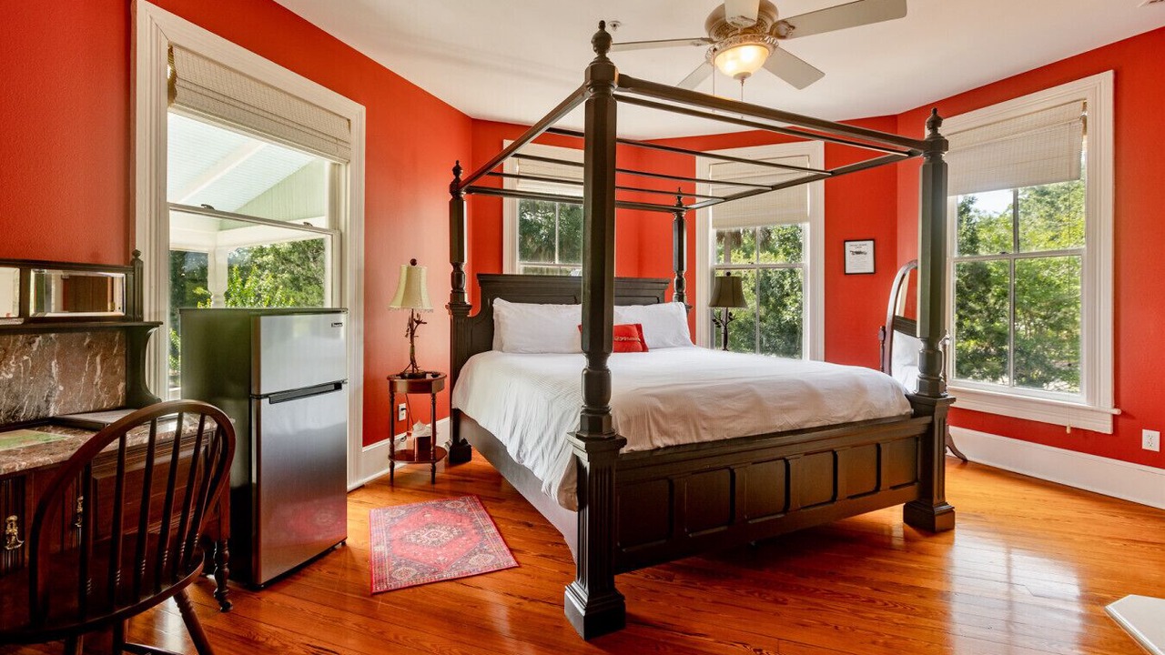 Photo of Livingroom in Gainesville