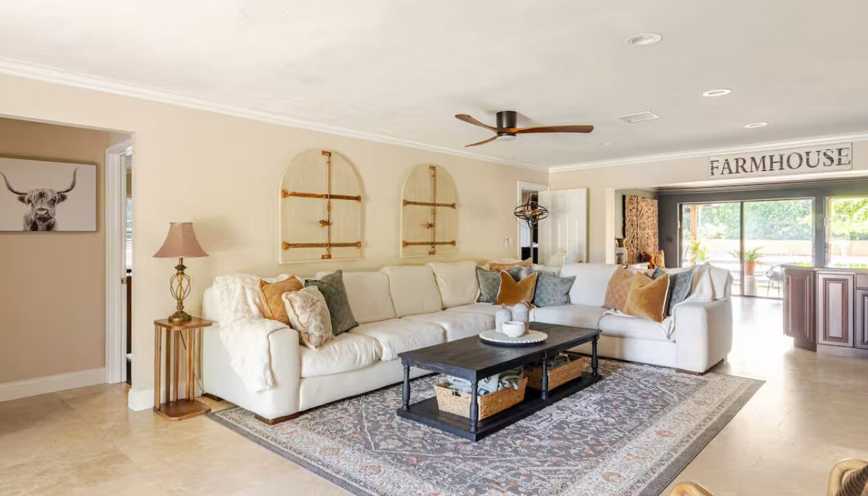 Photo of Livingroom in Parkland