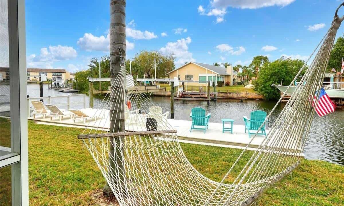 Photo of Patio Balcony in Sea Colony