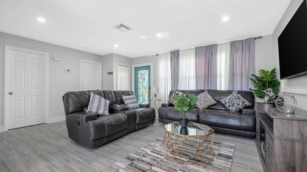 Photo of Livingroom in Riviera Beach