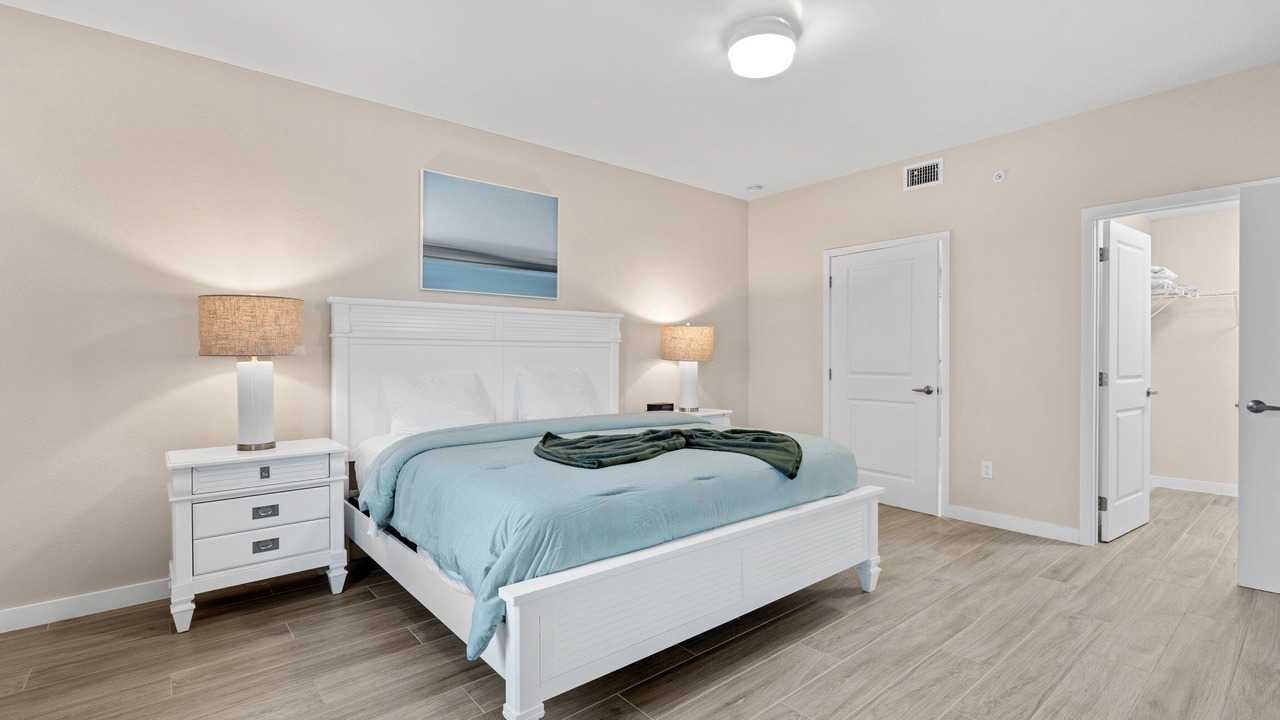 Photo of Bedroom in Yacht Club