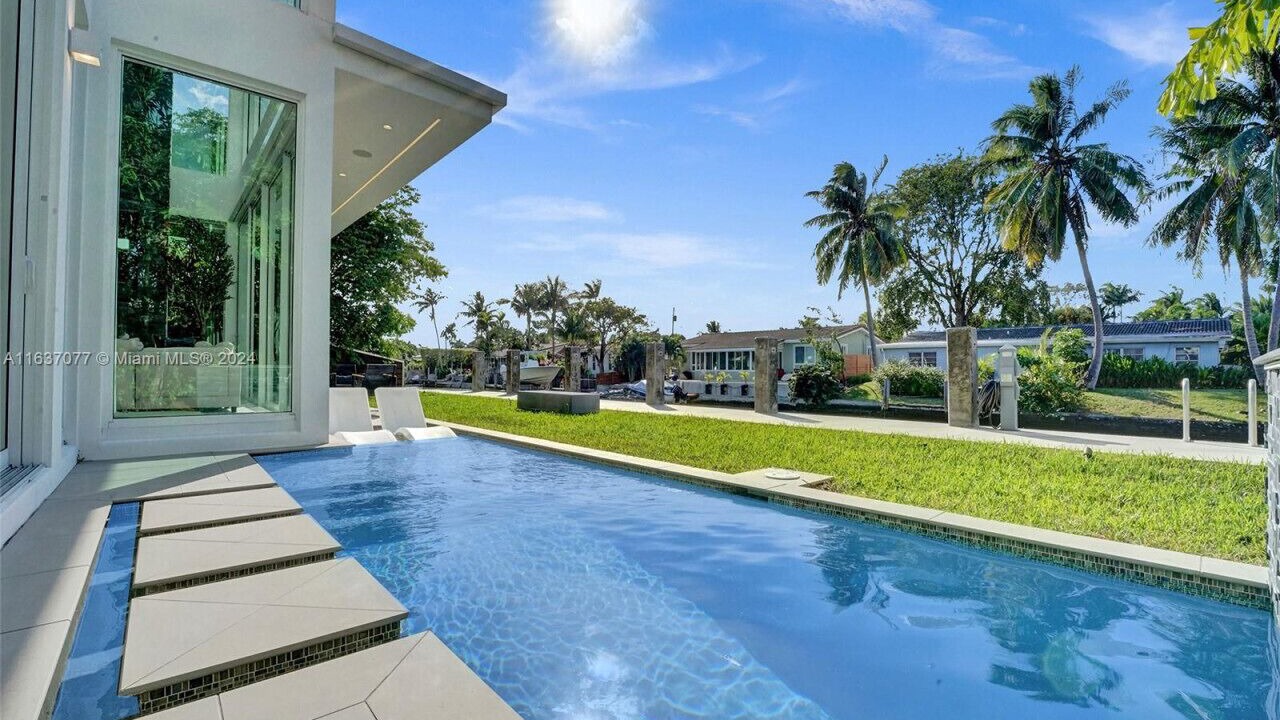 Photo of Outdoor in Poinsettia Heights