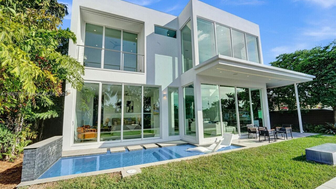 Photo of Outdoor in Poinsettia Heights