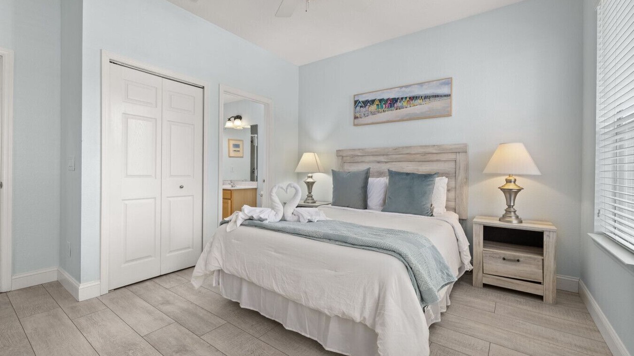 Photo of Bedroom in Watersong