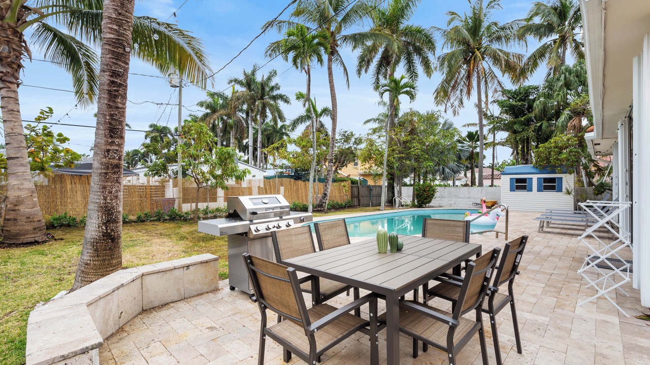 Photo of Outdoor in Hollywood Lakes