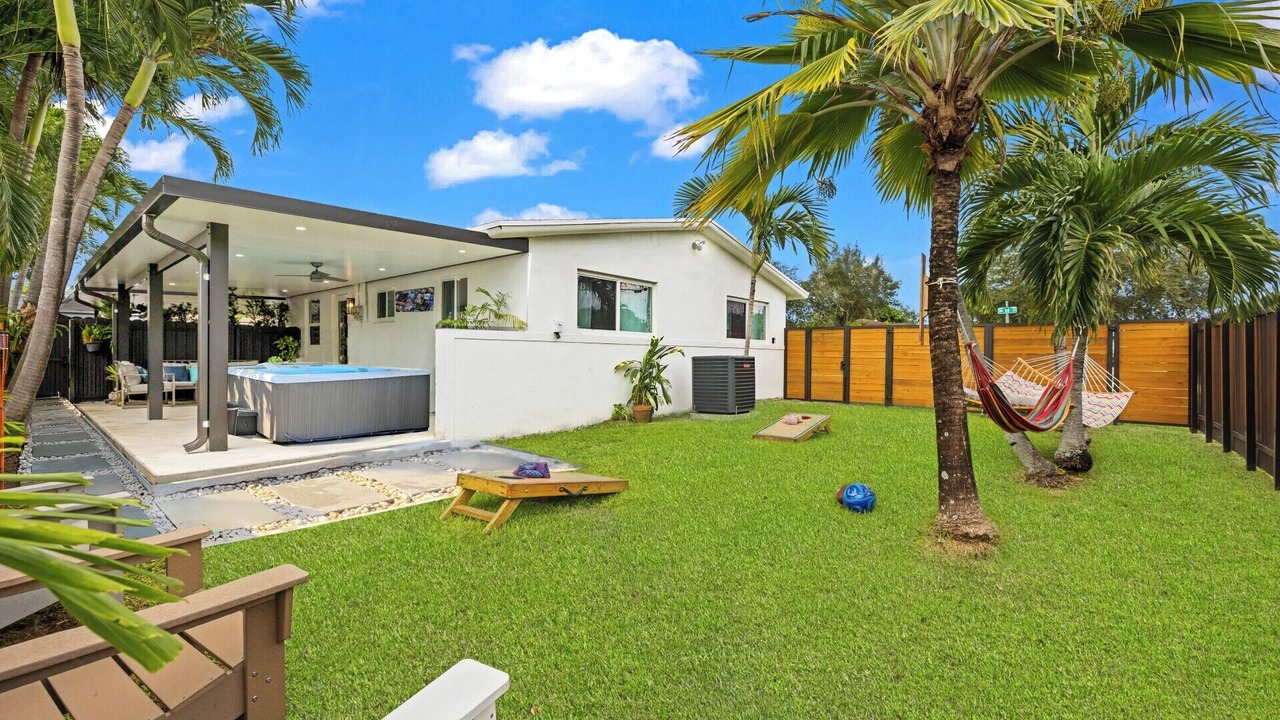 Photo of Patio Balcony in Coral Terrace