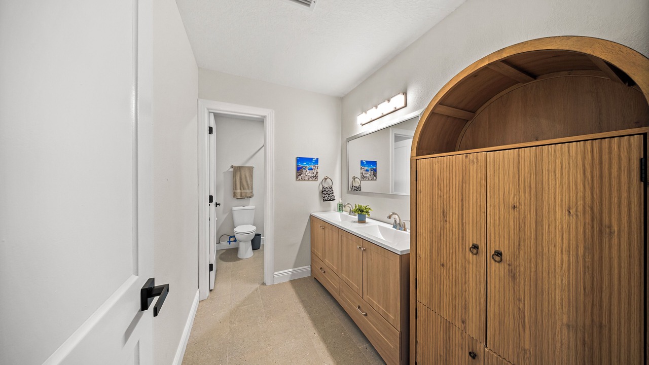 Photo of Bathroom in Lake Magdalene