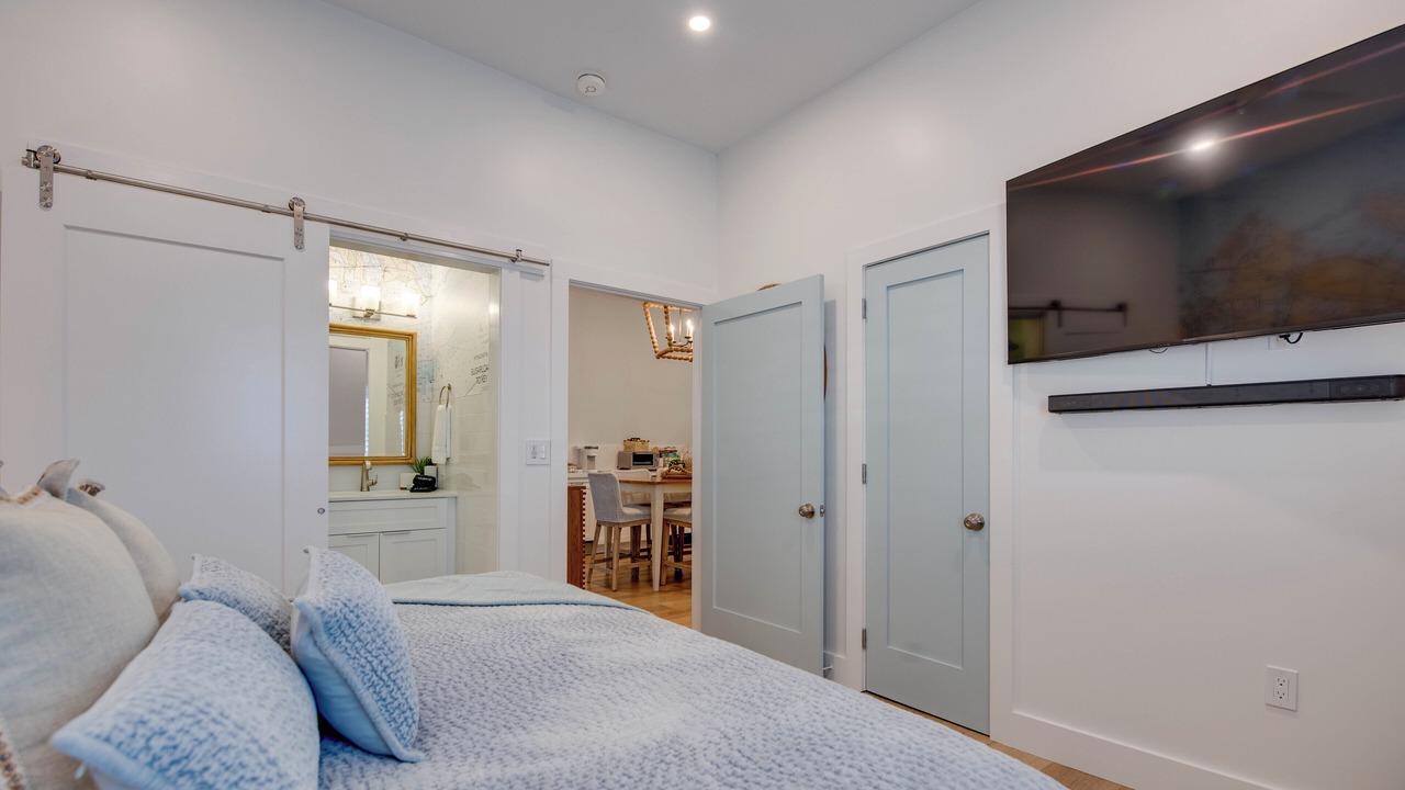 Photo of Bedroom in Historic Seaport