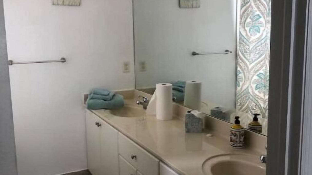 Photo of Bathroom in The Hammocks