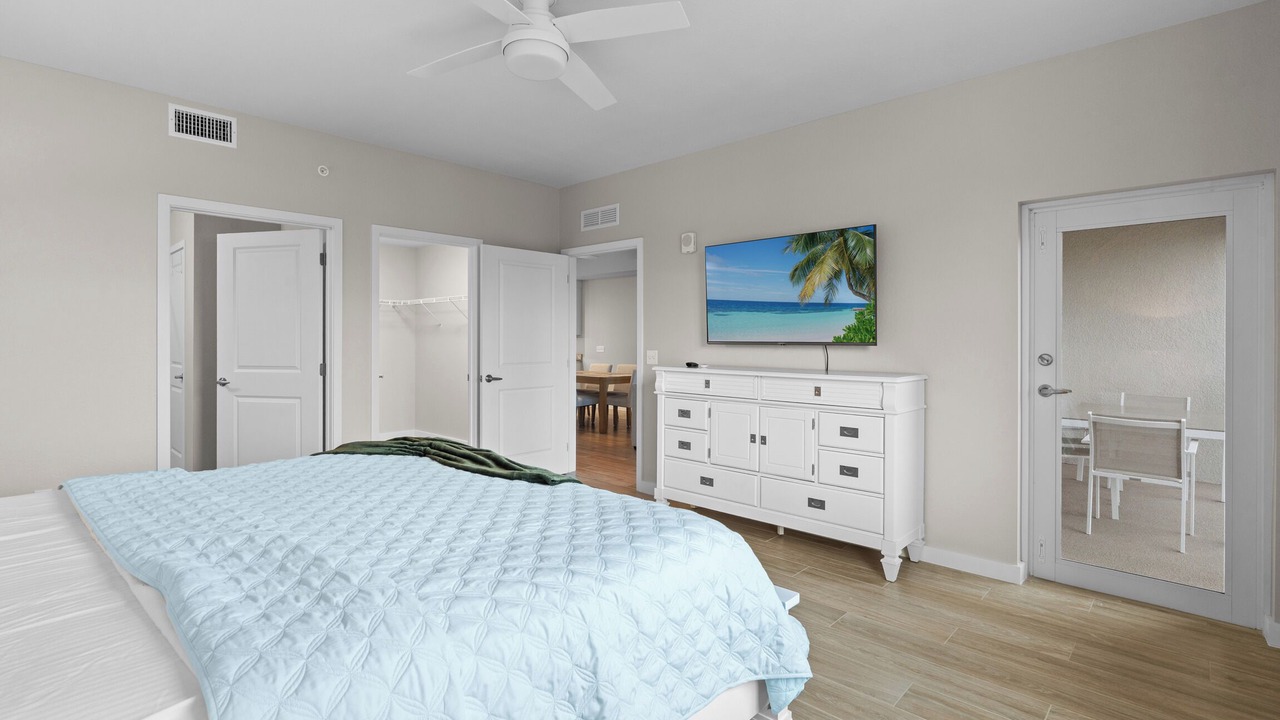 Photo of Bedroom in Yacht Club
