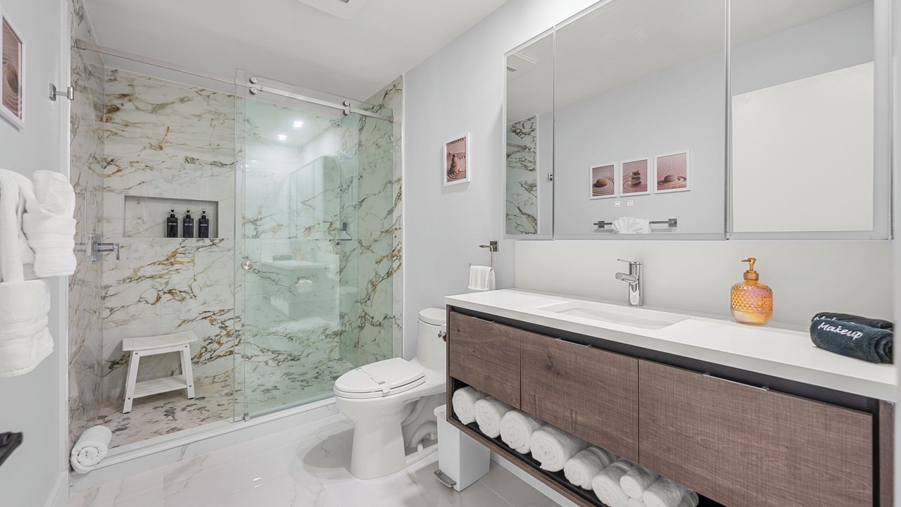 Photo of Bathroom in Tropic Palms