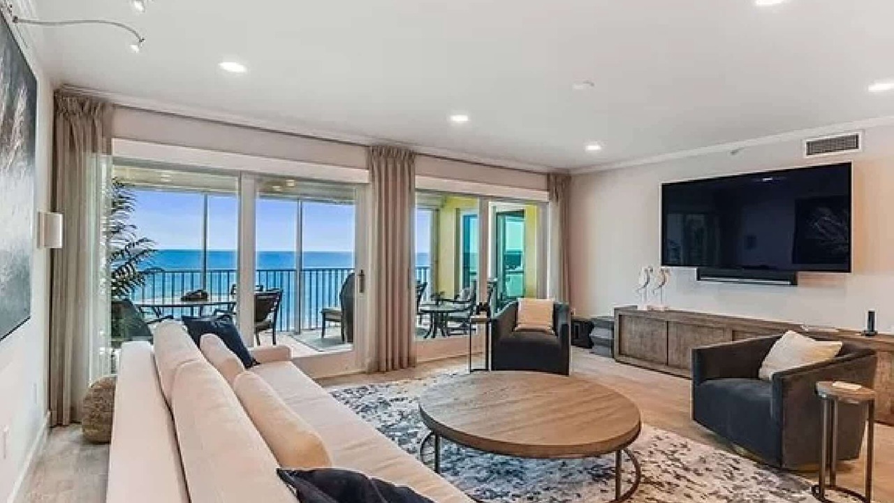 Photo of Livingroom in North Redington Beach