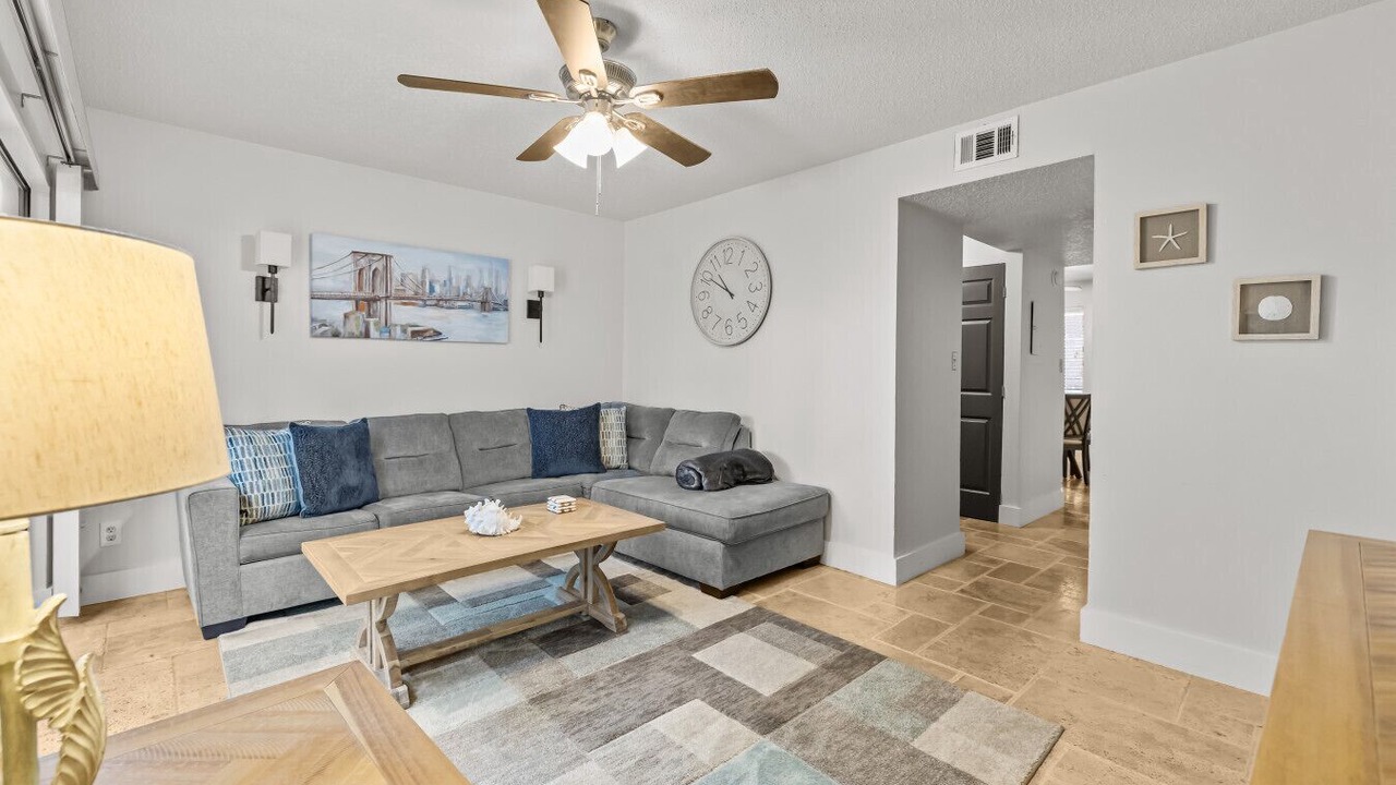 Photo of Livingroom in South Gate Ridge