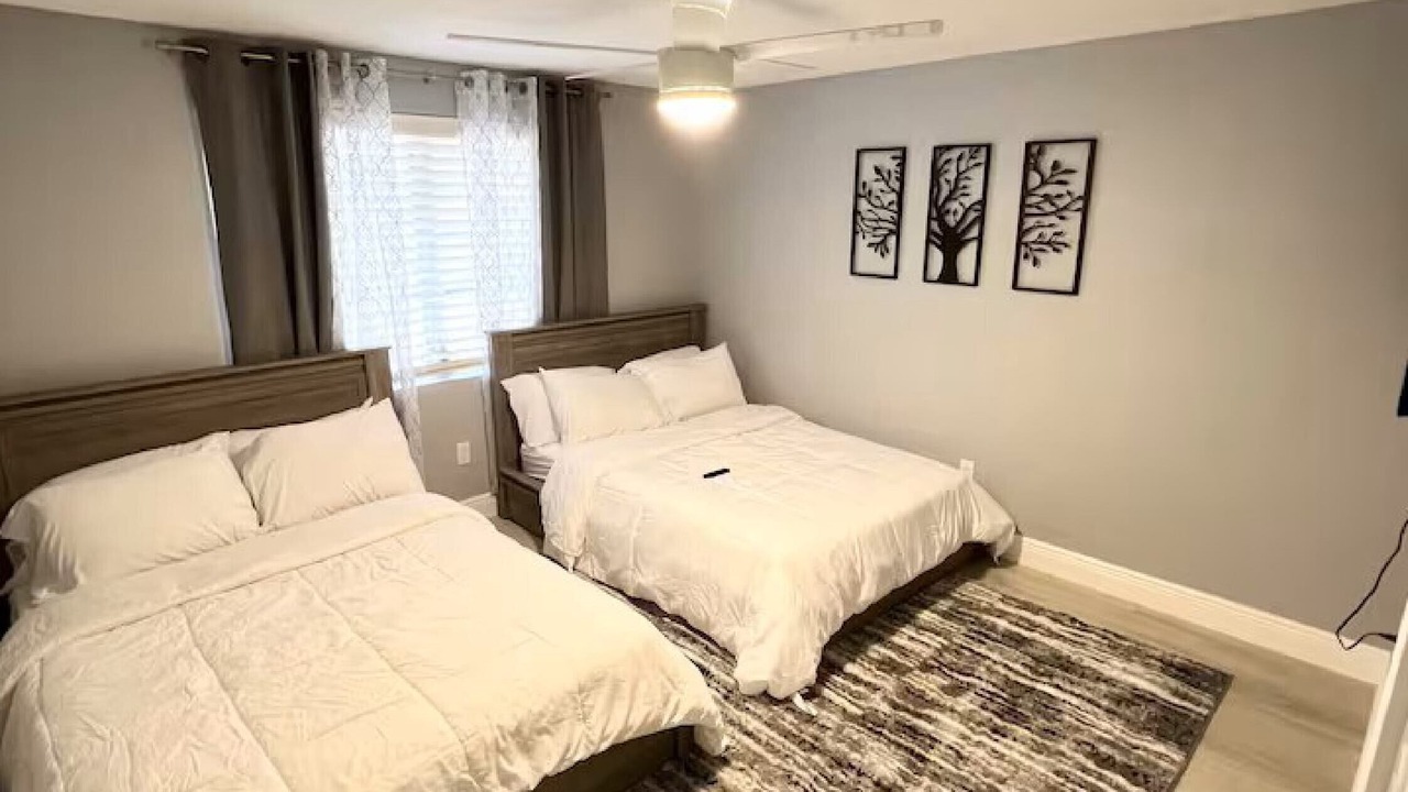 Photo of Bedroom in Old Grove