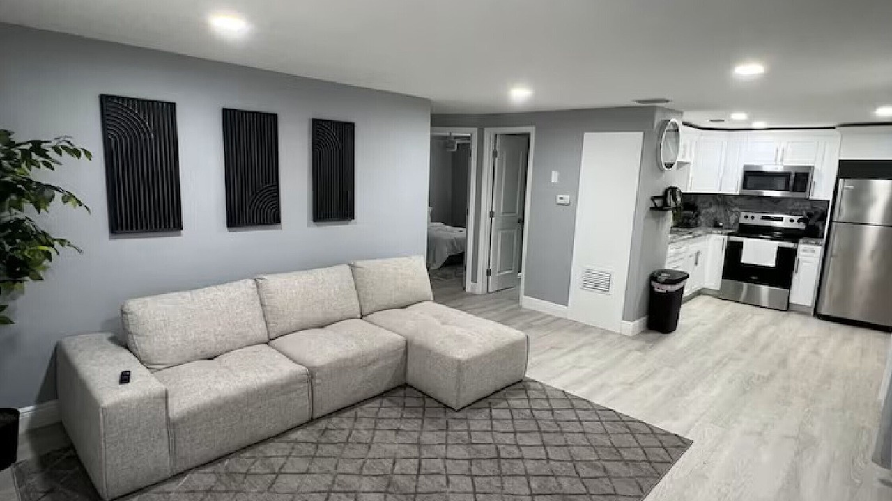 Photo of Livingroom in Old Grove